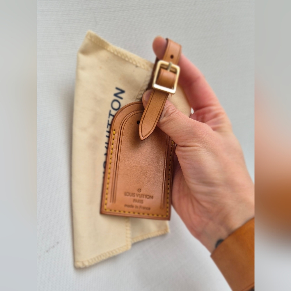 Authentic Louis Vuitton luggage tag and Bracelet set with small dust bag. - Picture 8 of 15